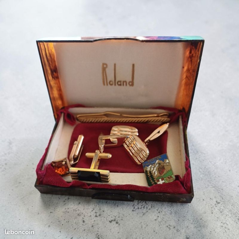 Écrin boîte Roland, boutons de manchette et insigne (image 1)