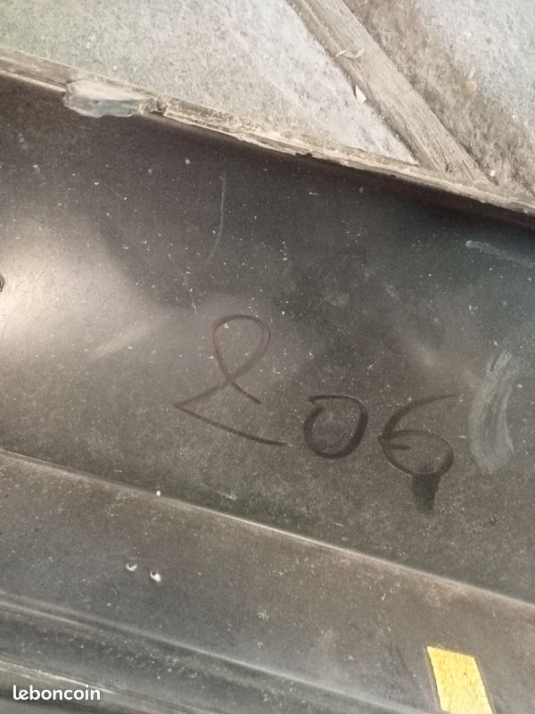 Pare choc avant Peugeot 206 (image 1)