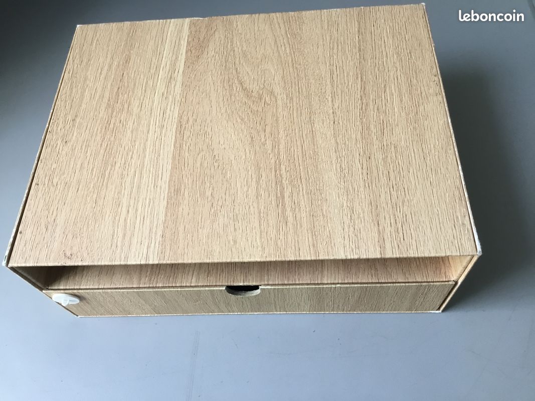 HÄSTVISKARE Mini-commode IKEA, motif chêne, 32x24 cm (image 1)