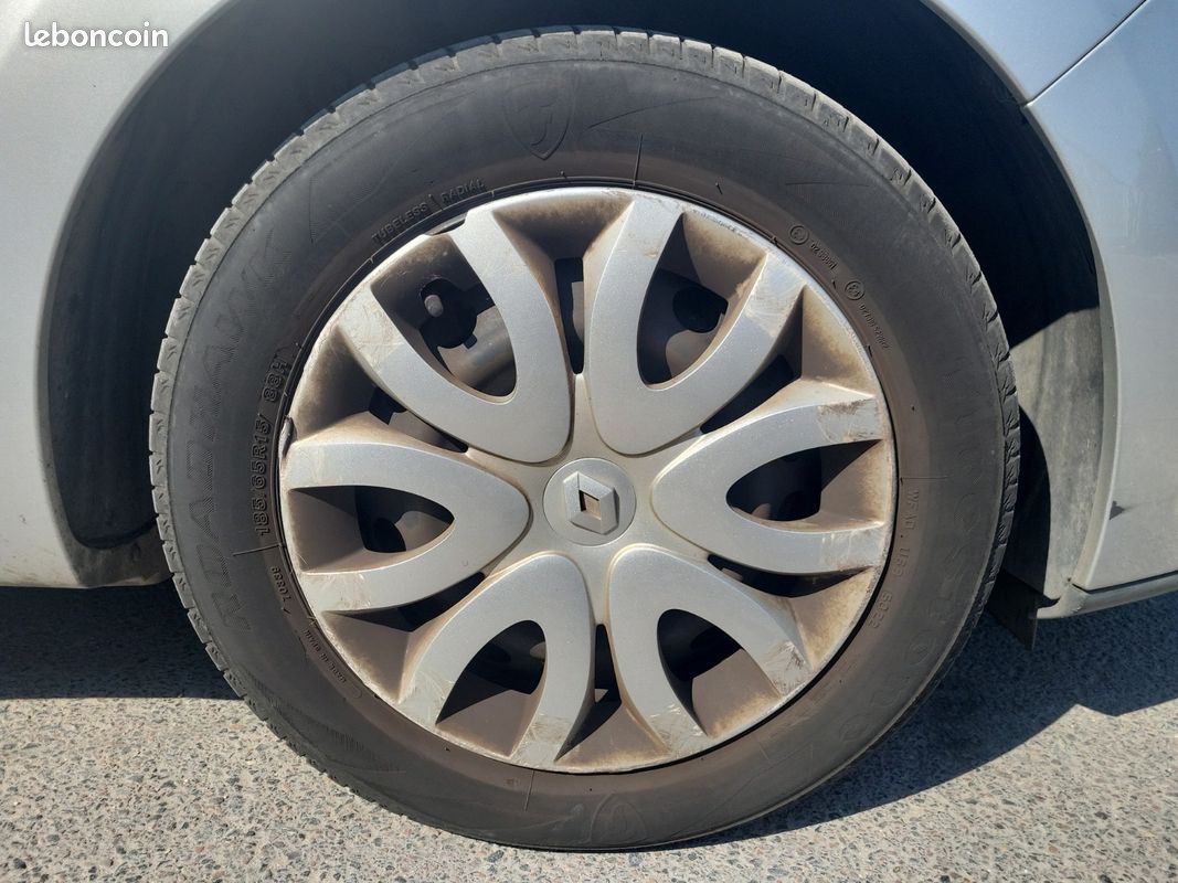 RENAULT CLIO IV 1.5 dCi 90 Energy 82g Zen - Climatisation - GPS - Régulateur - Limiteur de vitesse (image 20)