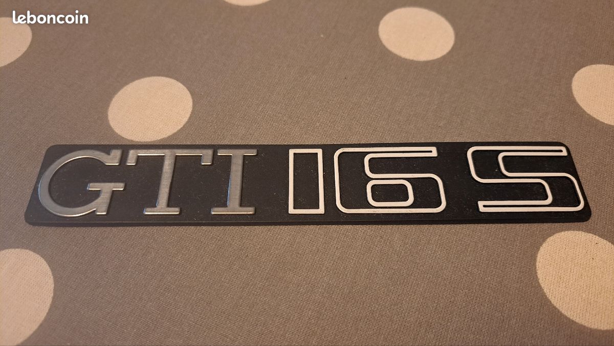 Logo insigne de calandre golf 2 gti 16s phase 1 neuf (image 1)