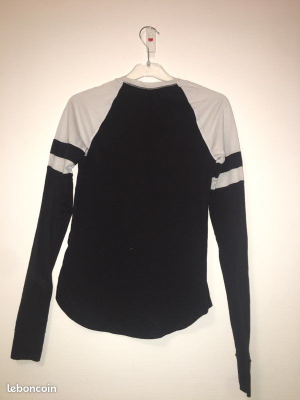 Tee shirt manche longue hollister (image 2)