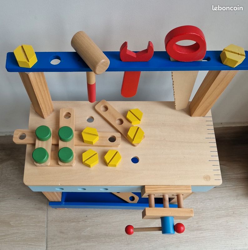 Jeu de billes et toupies en bois Jeu de billes et toupies en bois