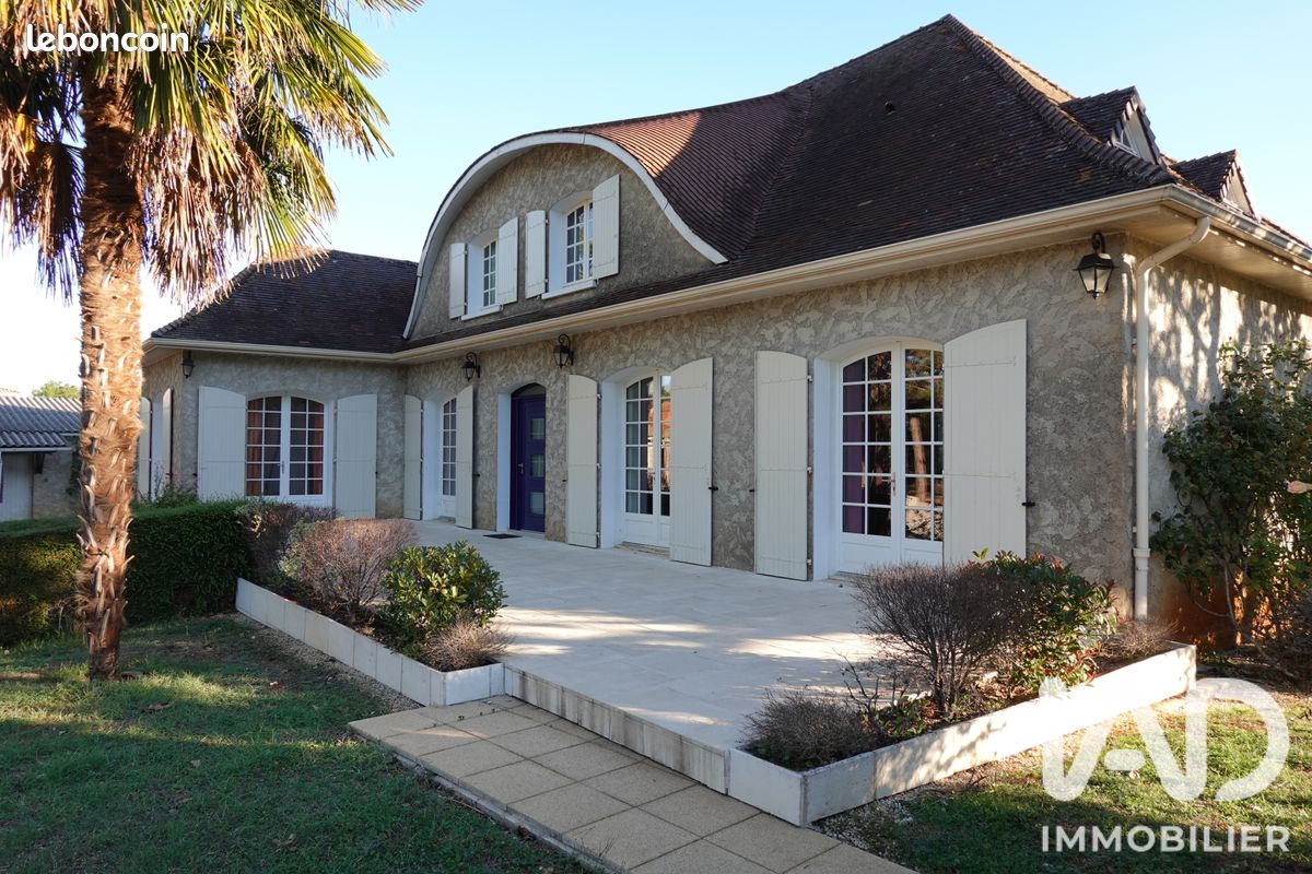 Maison 8 pièces 217 m² · à Vivonne · 217 m² · 312 000 €