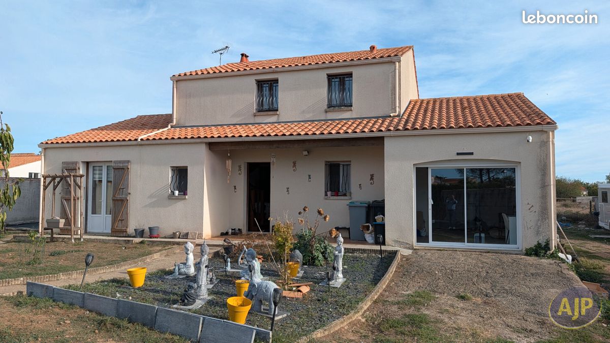 Maison 6 pièces 144 m² · à Saint-Michel-en-l'Herm · 144 m² · 250 000 €