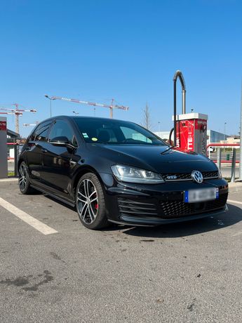Volkswagen Golf Berline en Noir occasion à Eynatten pour € 9 999