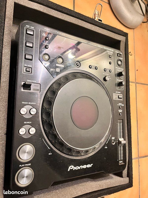 Paire De Platines Pioneer CDJ-1000MK3 – Lecteurs CD MP3 WAV – Occasion