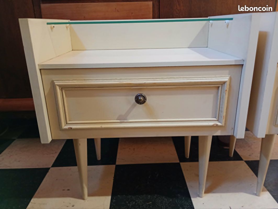 URGENT A SAISIR AVANT LE 19 SEPTEMBRE Lot de 2 tables de chevet bois laqué blanc crème (image 2)