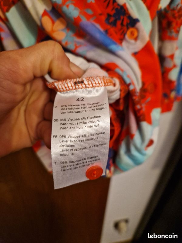 Ensemble débardeur+gilet rouge à fleurs taille XL (image 2)