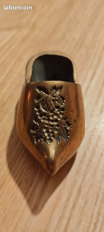 Petit sabot en bronze Thème de la Vigne (image 1)