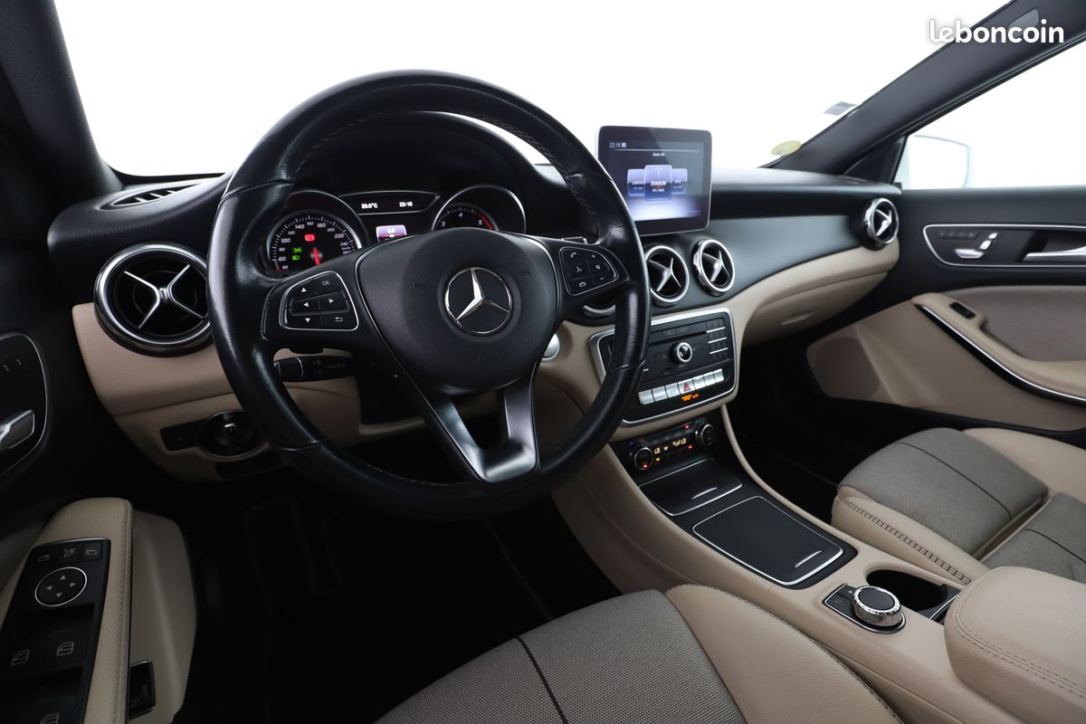 Mercedes-Benz GLA 200 d Inspiration 7G-DCT 136 ch (image 6)