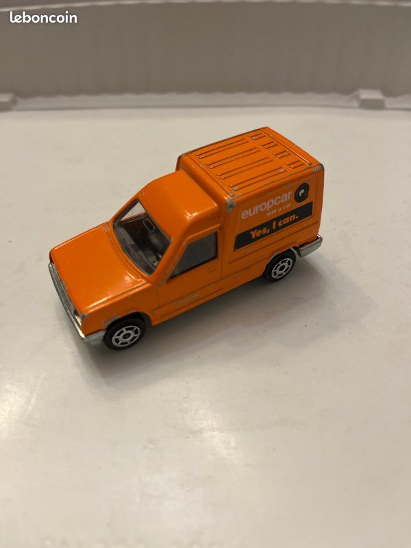 Voiture Miniature Majorette Renault Clio Majopub UAP - Ancien Modèle, Occasion Vintage
