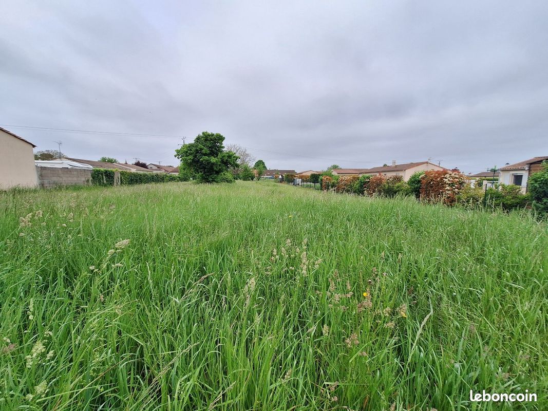 Terrain 1669 m² · à Segonzac · 85 900 €