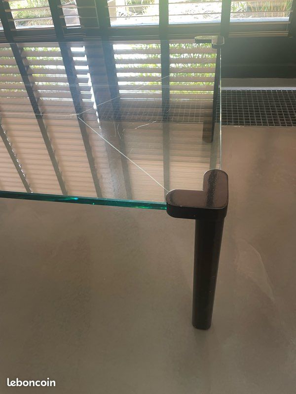 Table basse, design en verre et métal (image 2)