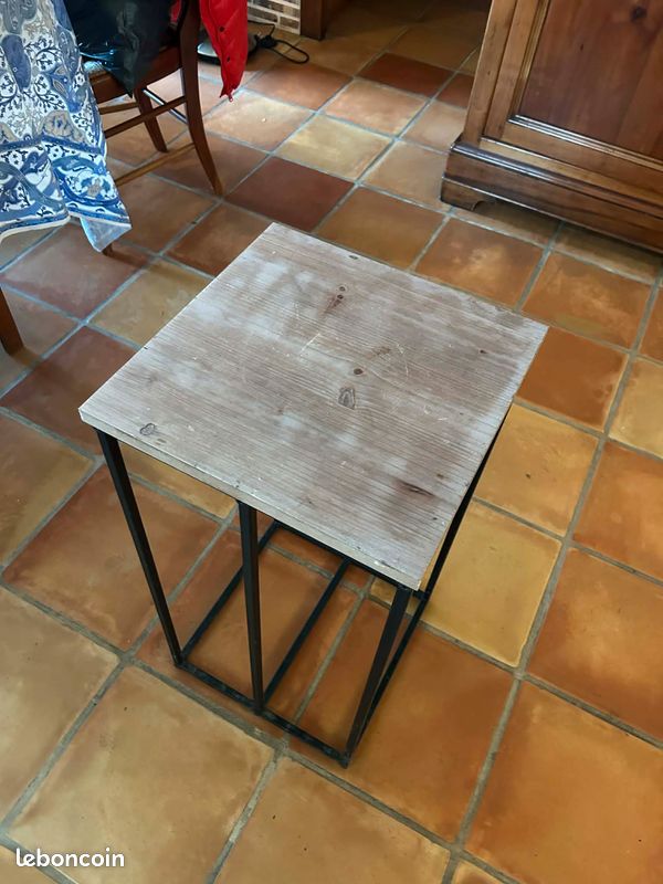 Petit meuble d'appoint (image 1)