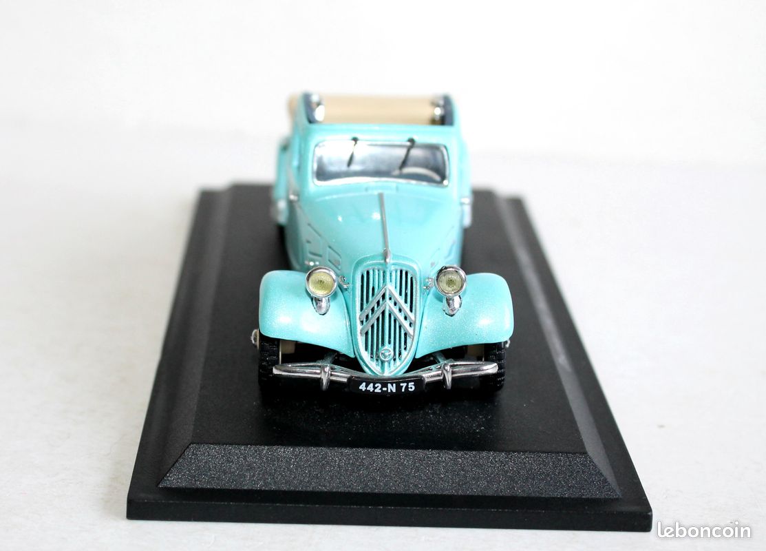 Citroen traction cabriolet voiture a pedale toys toys - Collection
