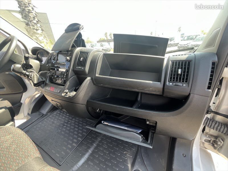 Peugeot Boxer FGN 2 PORTES LATERALES 335 L2H2 2.2 BLUEHDI 140 3T5 (image 42)