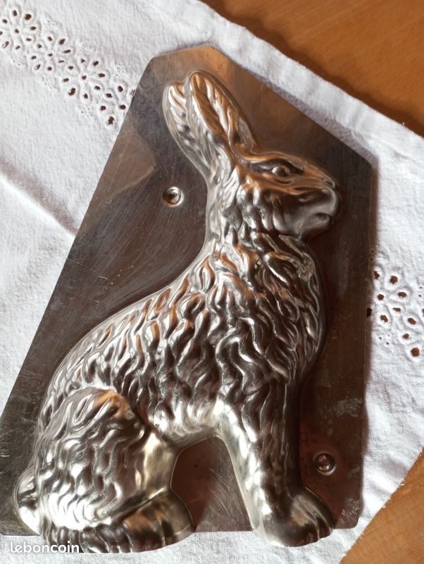 N°607- ANCIEN MOULE A CHOCOLAT/RARE!!Grand Lièvre de Pâqes 28 cm x 12 cm Rabbit EUR 120,00 - FR