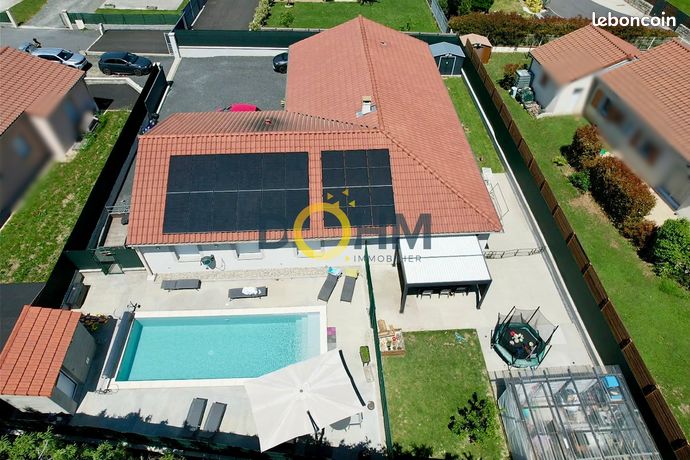 Maison 7 pièces 230 m²