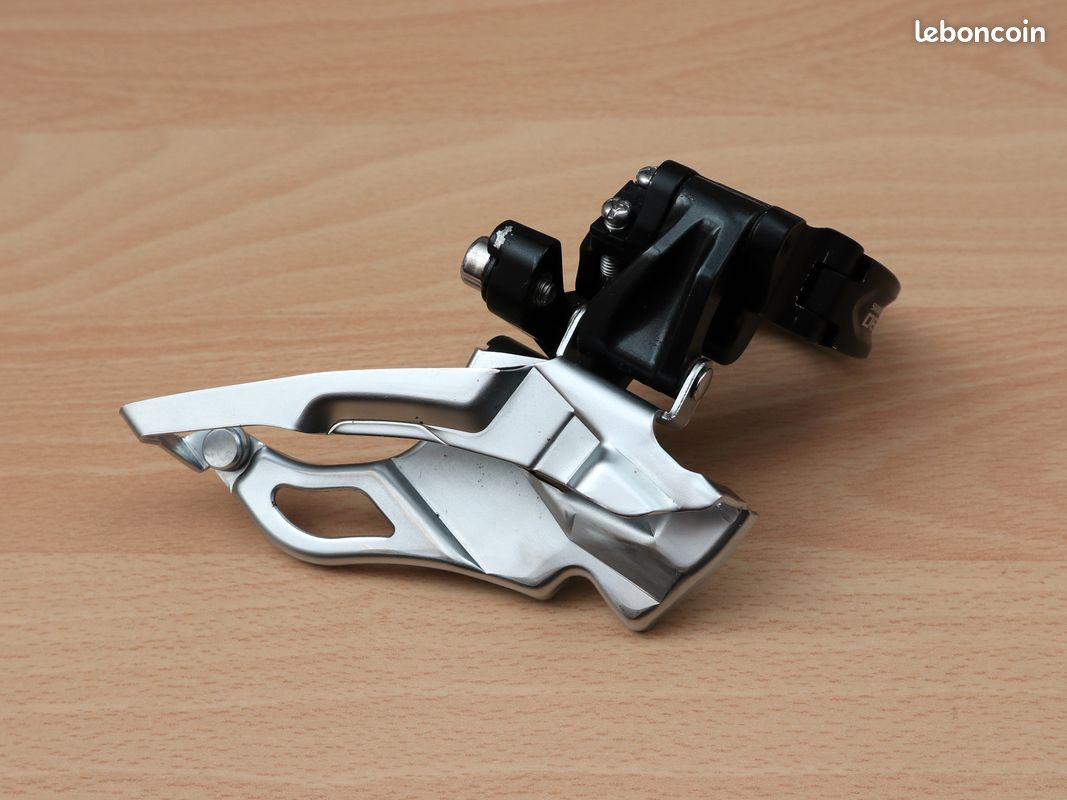 Shimano Dérailleur Avant Deore Direct Mount FD-M611-D 3/10 Vitesses Shimano Dérailleur Avant Deore Direct Mount FD-M611-D 3/10 Vitesses