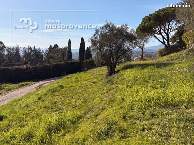 Terrain à bâtir de 1500 m² à GRASSE (06) · 440 000 €