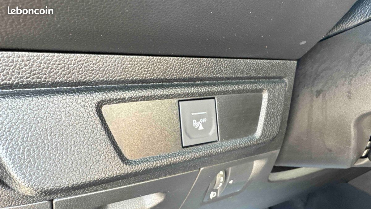 DACIA Sandero TCe 90 - 22 Stepway Confort (image 22)