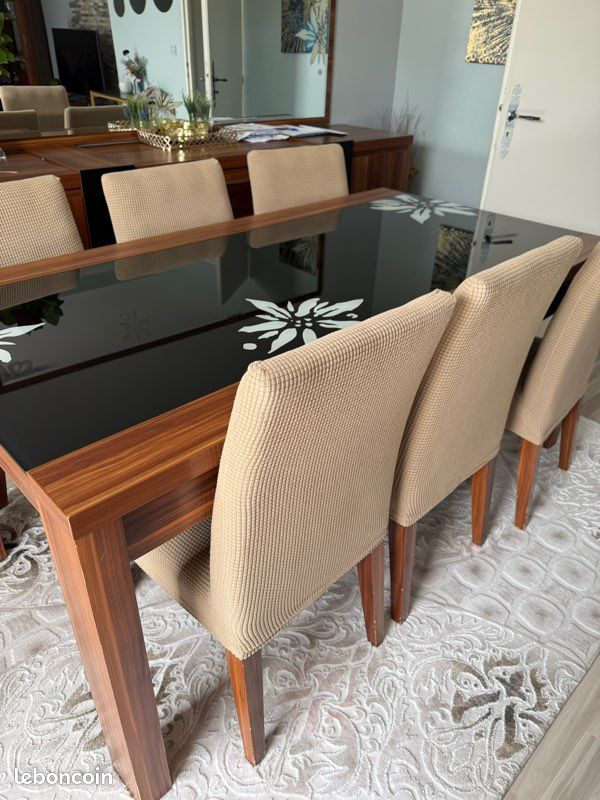 Table (image 1)