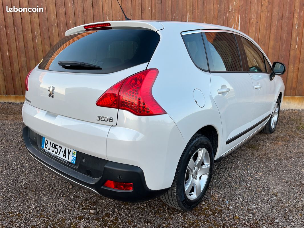 Peugeot 3008 2.0 HDI 150ch Gripcontrol Allure (image 2)