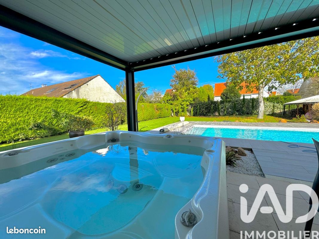 Maison 6 pièces 175 m² · à Saint-Clément · 175 m² · 339 990 €