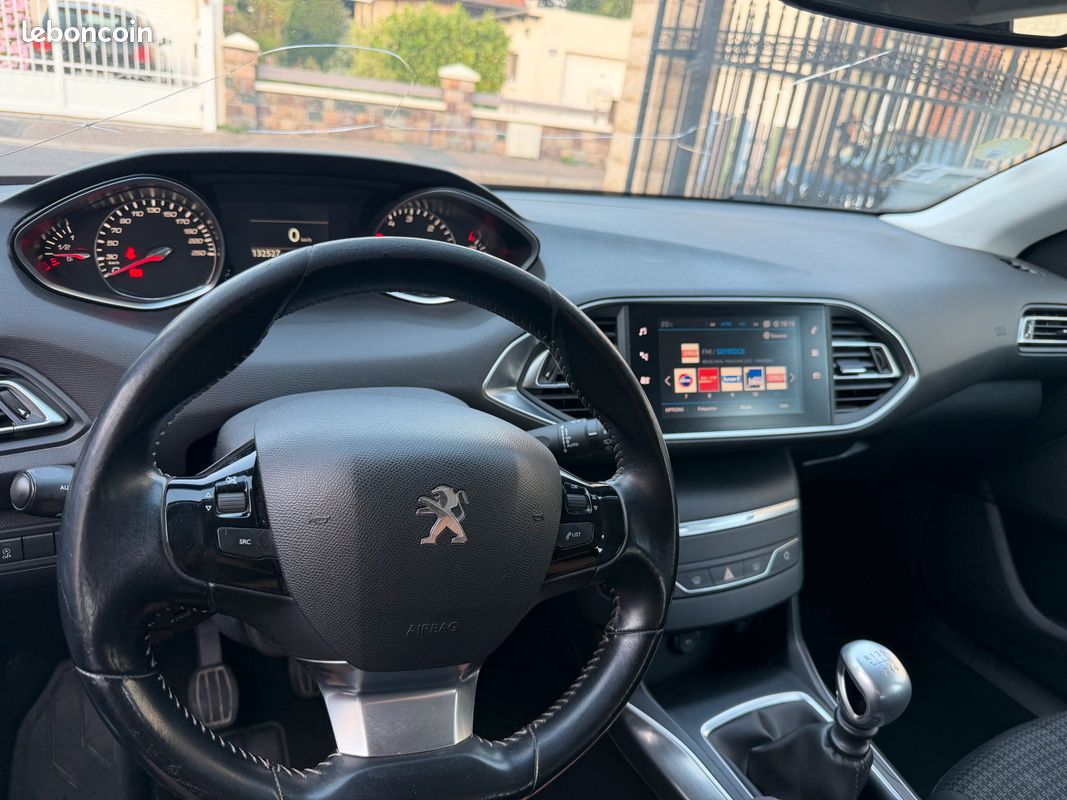 Peugeot 308 1.5 HDI 100 CH (image 5)