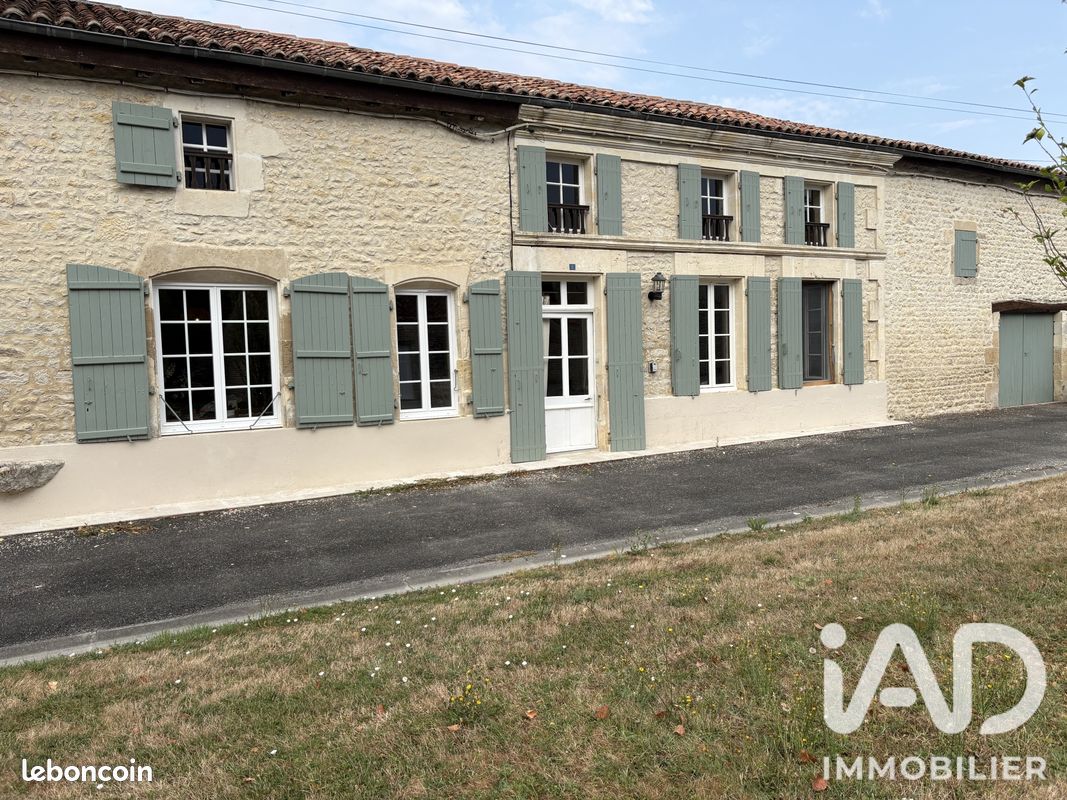 Maison 5 pièces 149 m² · à Loiré-sur-Nie · 149 m² · 339 000 €