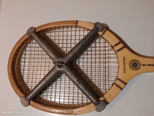 Raquette de tennis vintage des années 60 en parfait état d'origine - Collection