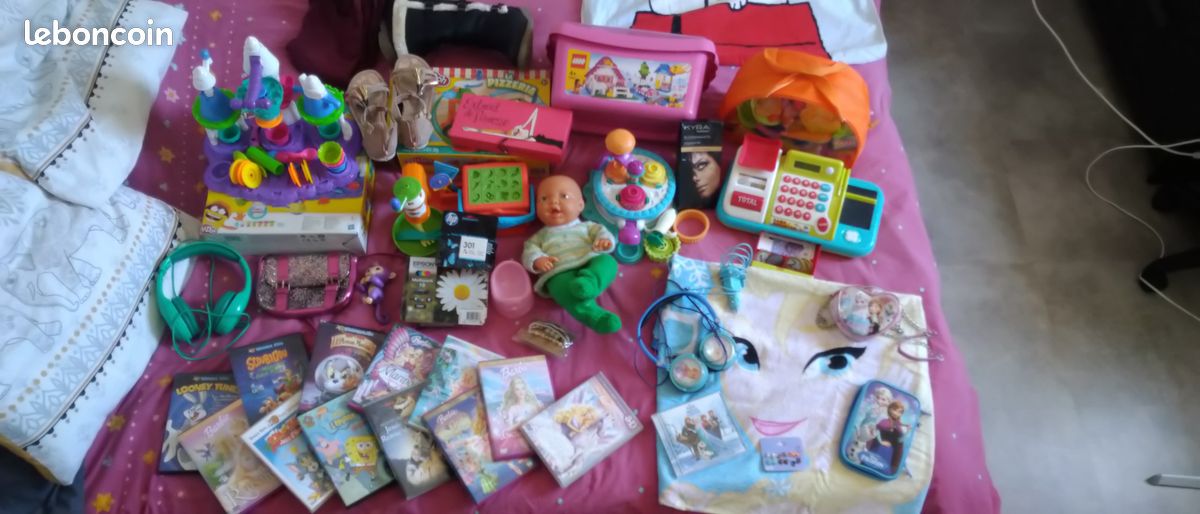 Lot de jouets (image 1)