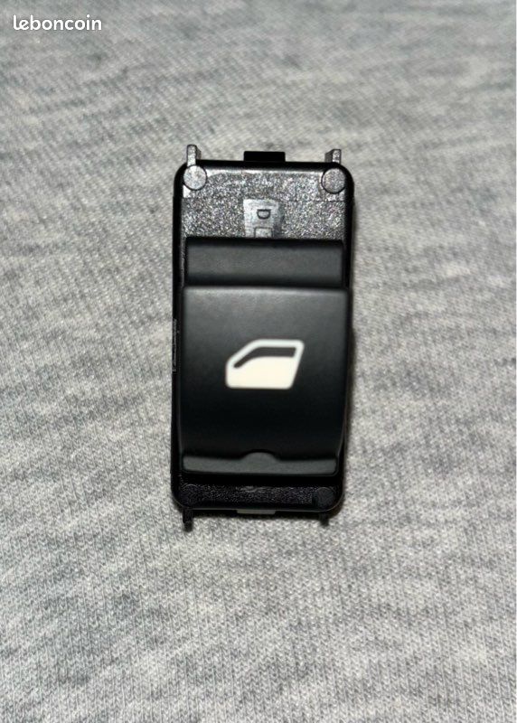 Bouton De Levage De Vitre Pour Peugeot 208, 3008, Citroën C5 - Référence 98044803ZD - Occasion