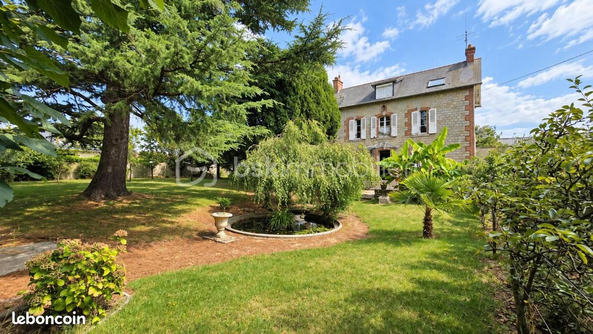 Maison 7 pièces 207 m² · à Fougères · 207 m² · 330 000 €