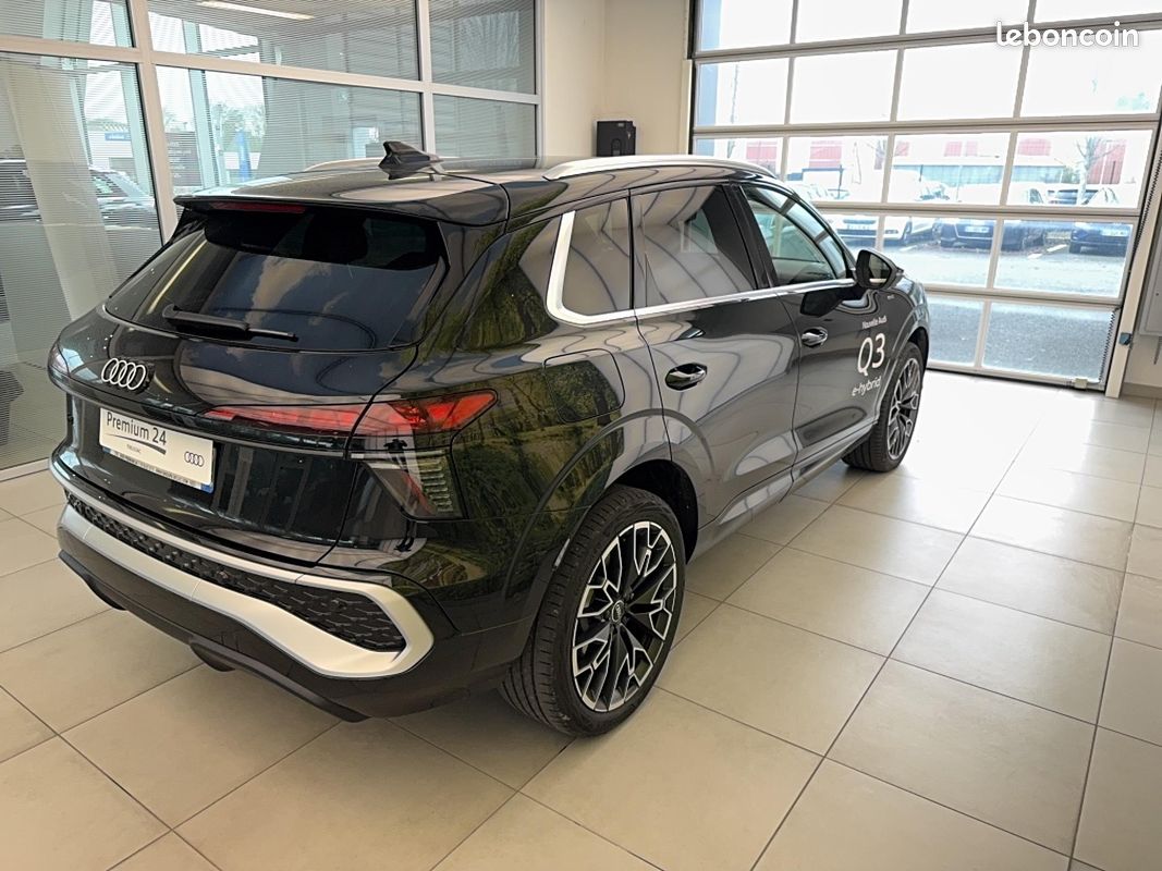 AUDI Q3 e-hybrid 272 ch S tronic 6 S line (image 5)