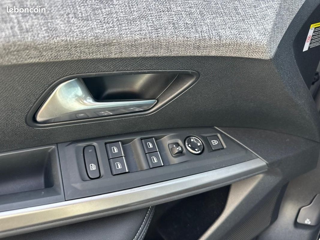 PEUGEOT 3008 1.2 hybrid 145 gt e-dcs6 (image 17)