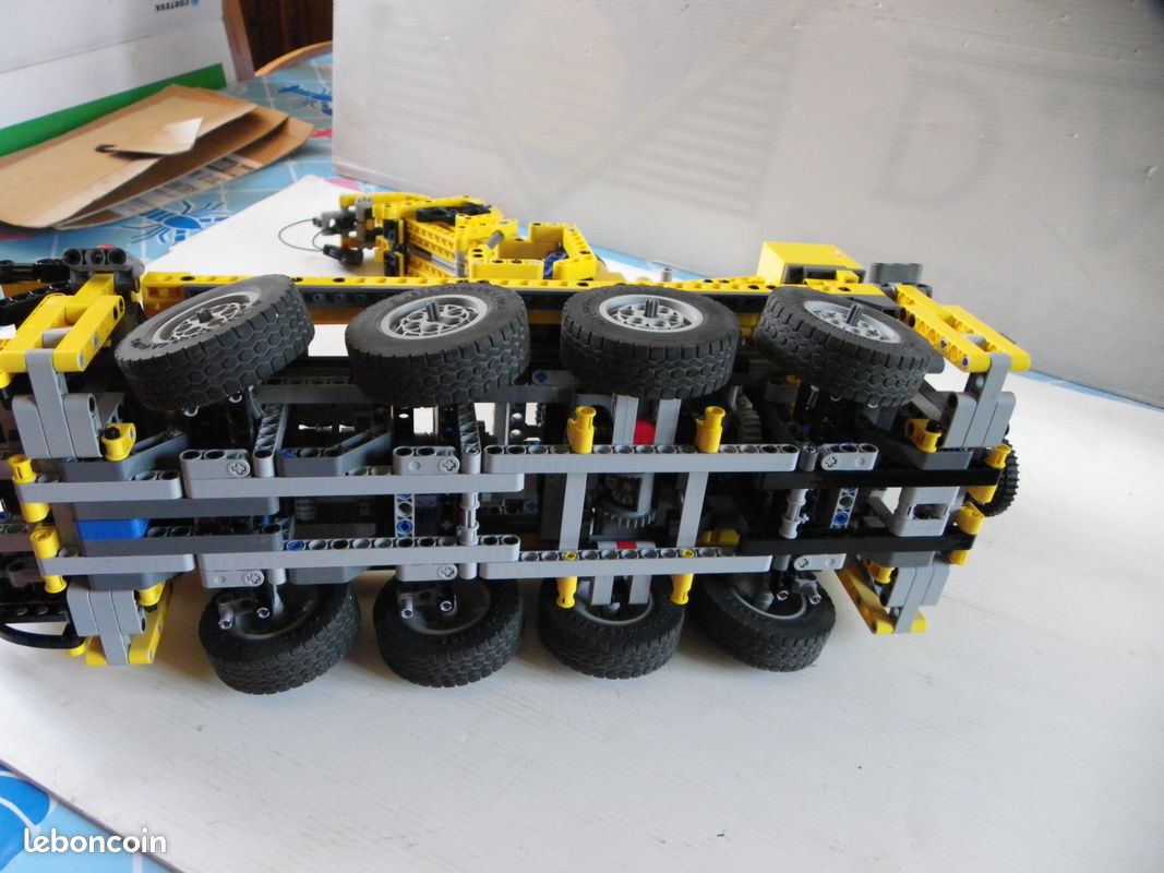 Grue Mobile LEGO TECHNIC 8421 2005 le tout fonctionnelle a voir