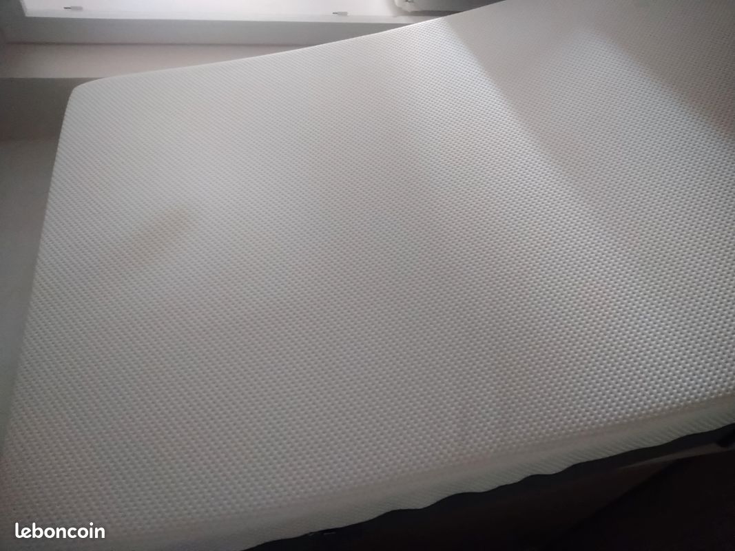 Lit deux personnes, matelas avec sommier (image 1)