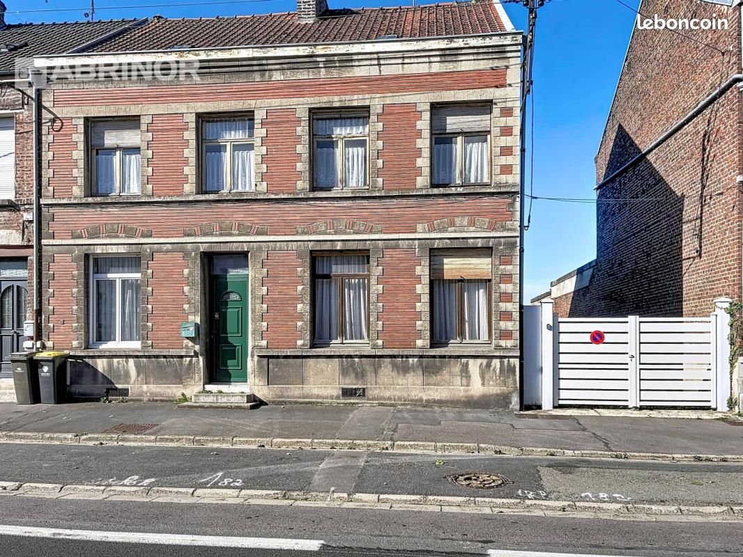 Maison 8 pièces 162 m² · à Raismes · 162 m² · 150 000 €