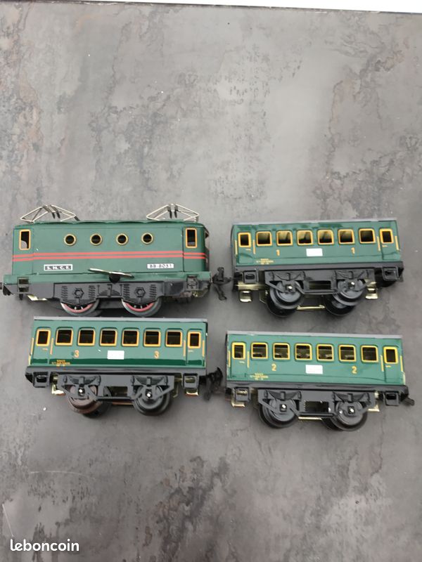 Hornby hachette locomotive bb-805 à clé + 3 voitures voyageurs échelle o (image 1)
