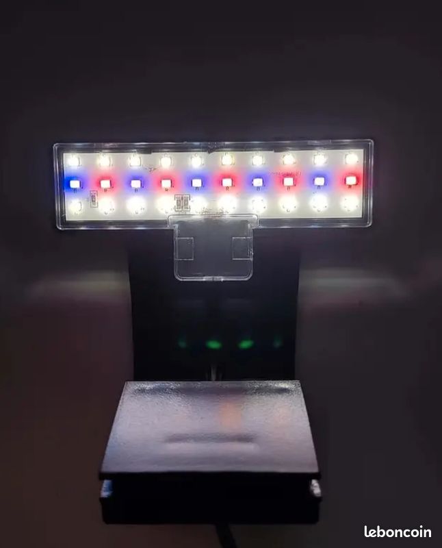 Petit luminaire pour aquarium ou terrarium (image 3)