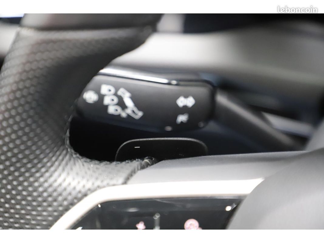 Volkswagen golf viii gti 2.0 tsi 245 dsg 7 camera/carplay/ja18/s.chauffants (image 33)