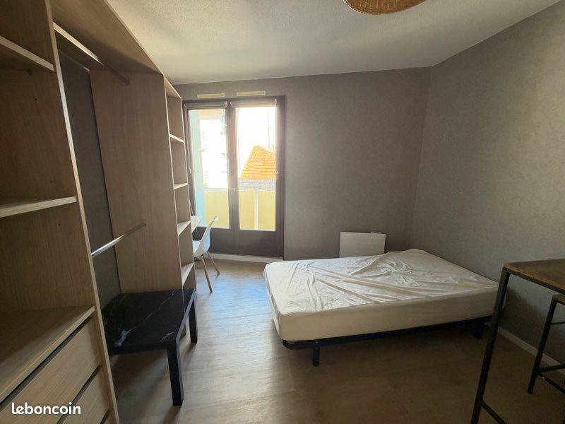 Appartement 1 pièce 17 m² · à Pau · 16,6 m² · 450 €/mois