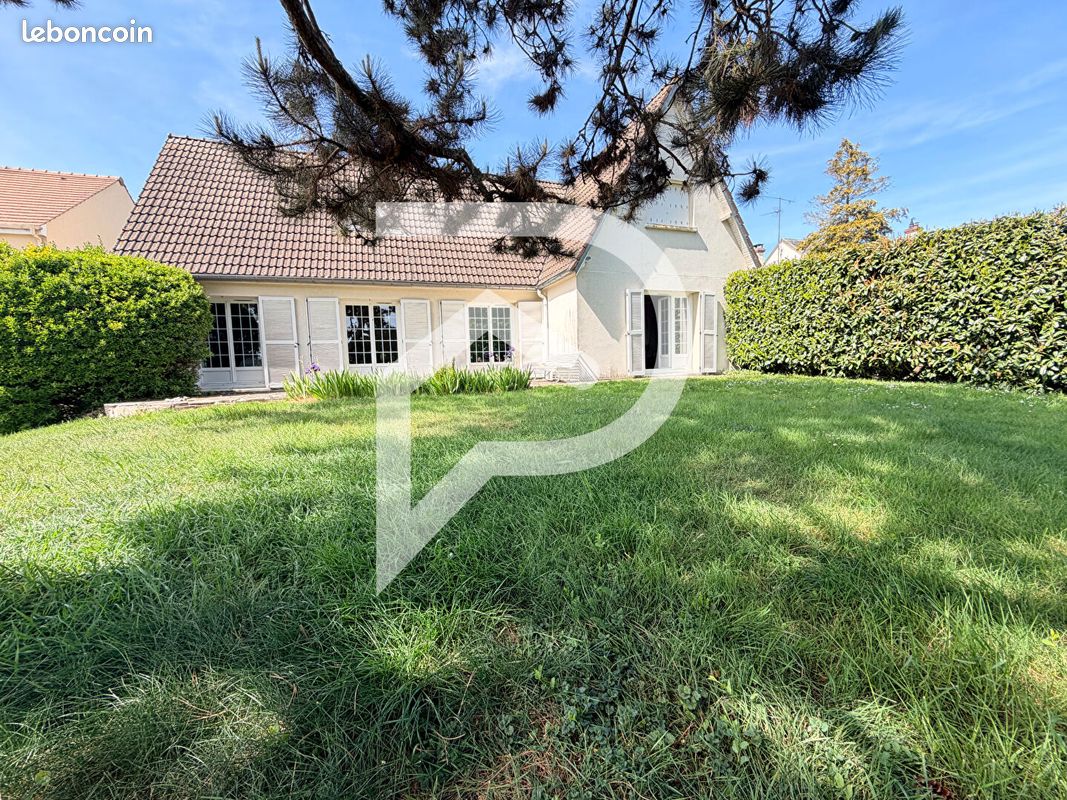 Maison 8 pièces 168 m² · à Dammartin-en-Goële · 168 m² · 460 000 €