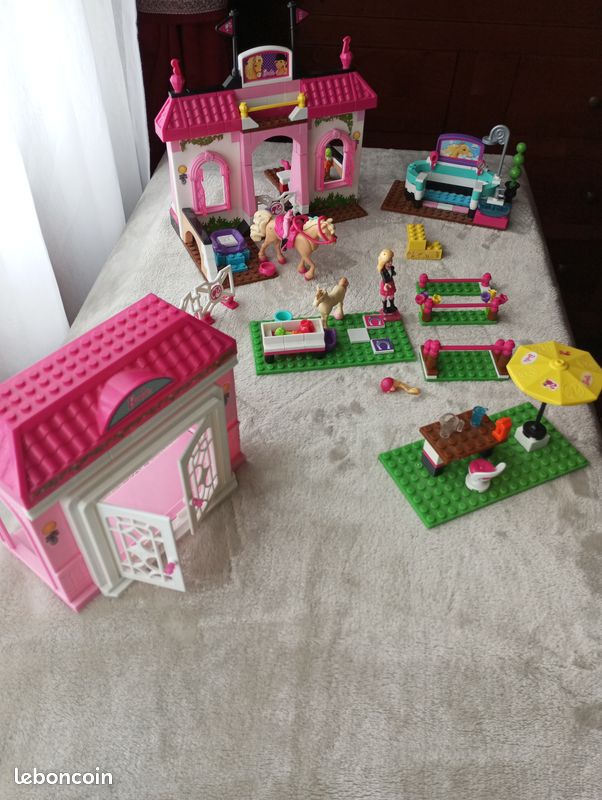 Megablocks l'écurie de Barbie 80246 (image 1)