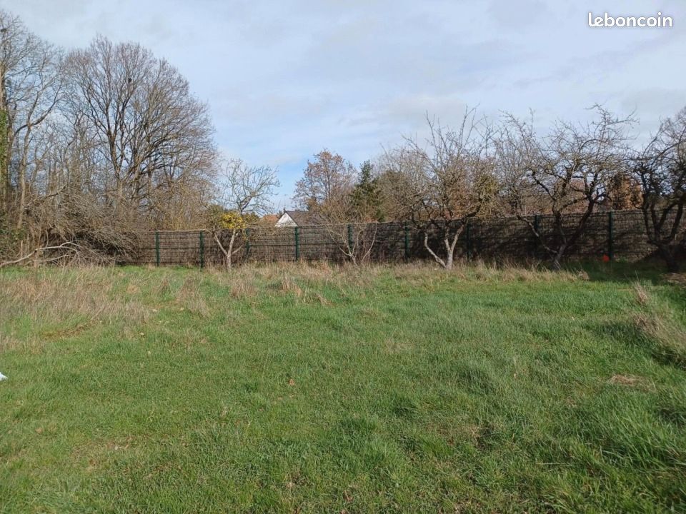 Terrain 591 m² Montbazon · 102 000 €