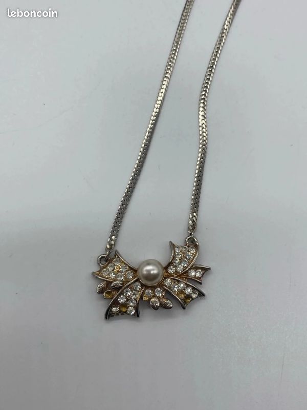Collier vintage à trois cordes en perles et strass, années 1980 En