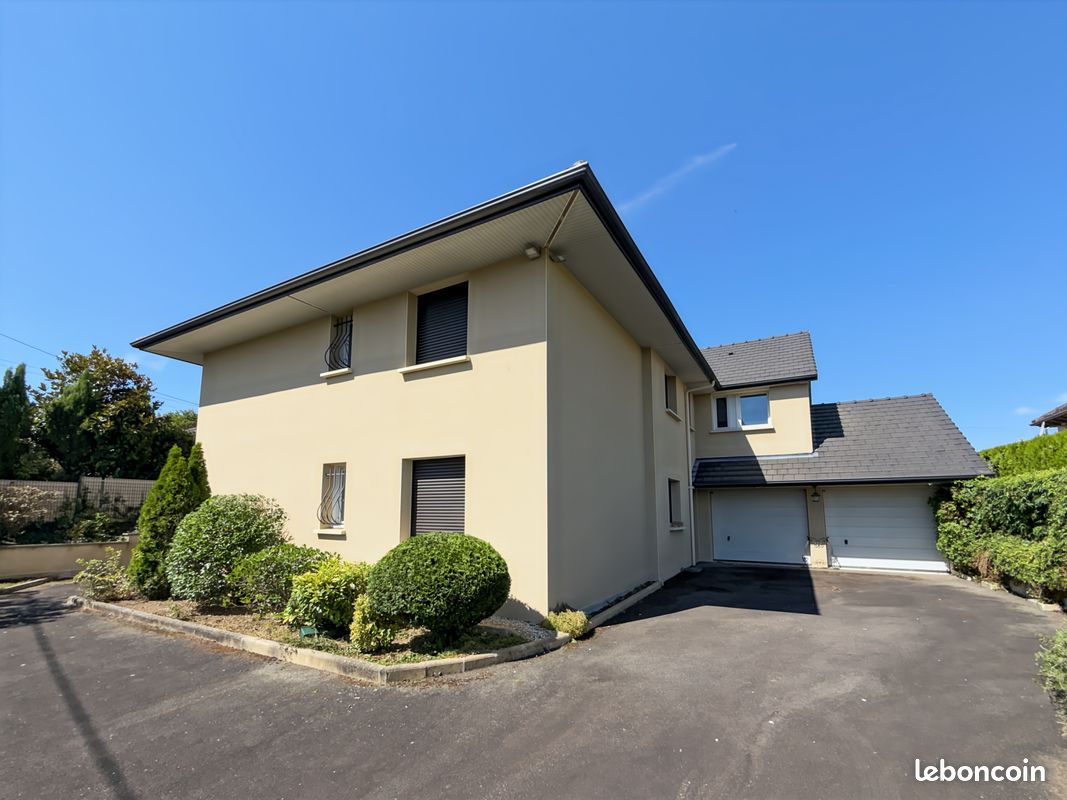 Maison 7 pièces 195 m² · à Naves · 195 m² · 189 000 €