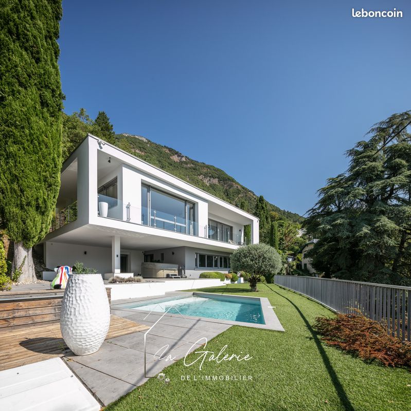 Maison 7 pièces 253 m² · à La Tronche · 253 m² · 1 295 000 €